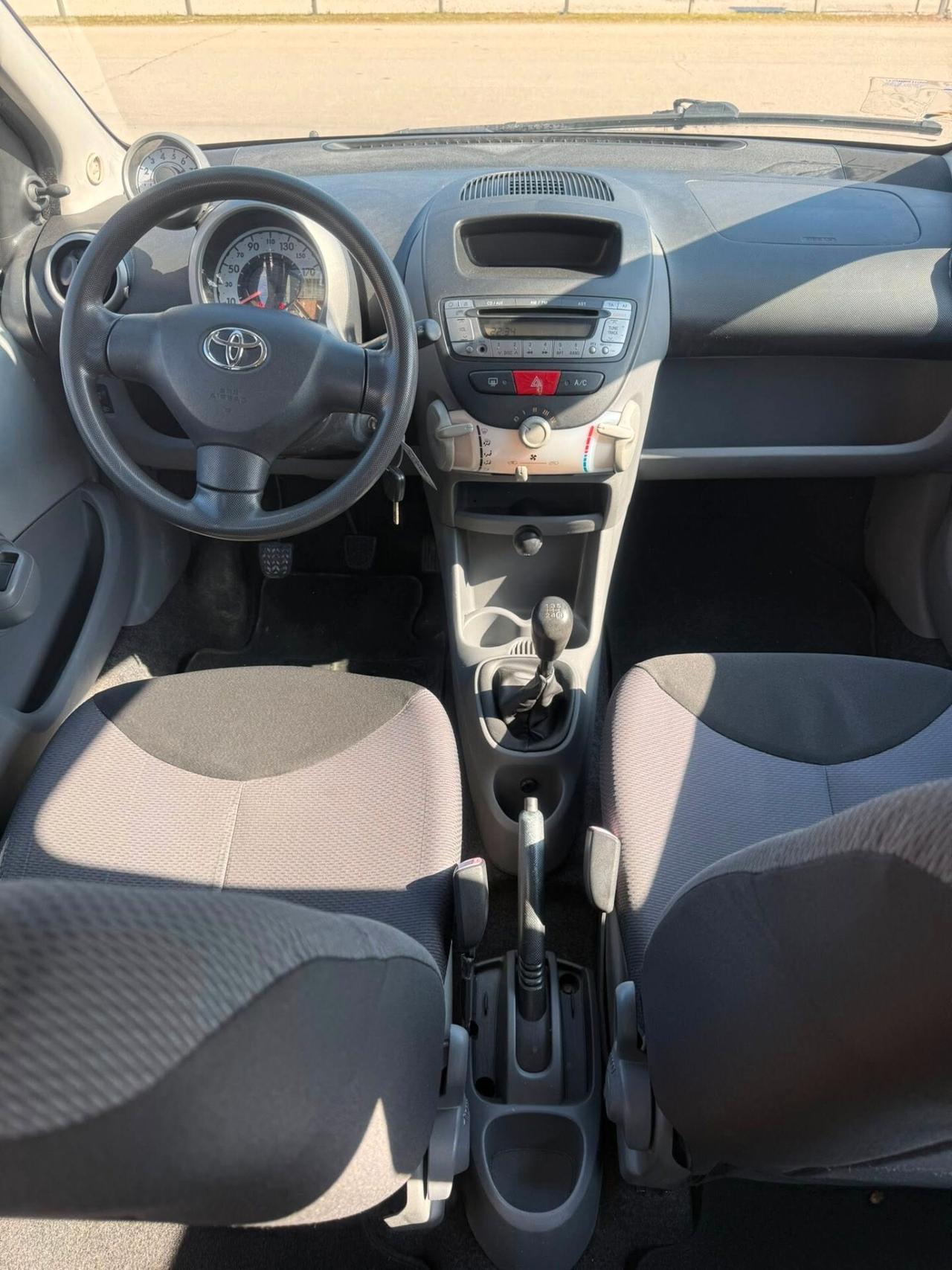 Toyota Aygo 1.0 12V VVT-i 5 porte Sol