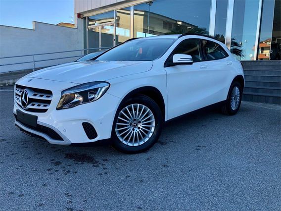 MERCEDES Classe GLA 200 d Automatic Business