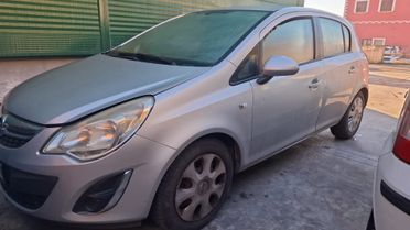 Opel Corsa 1.2 per ricambi