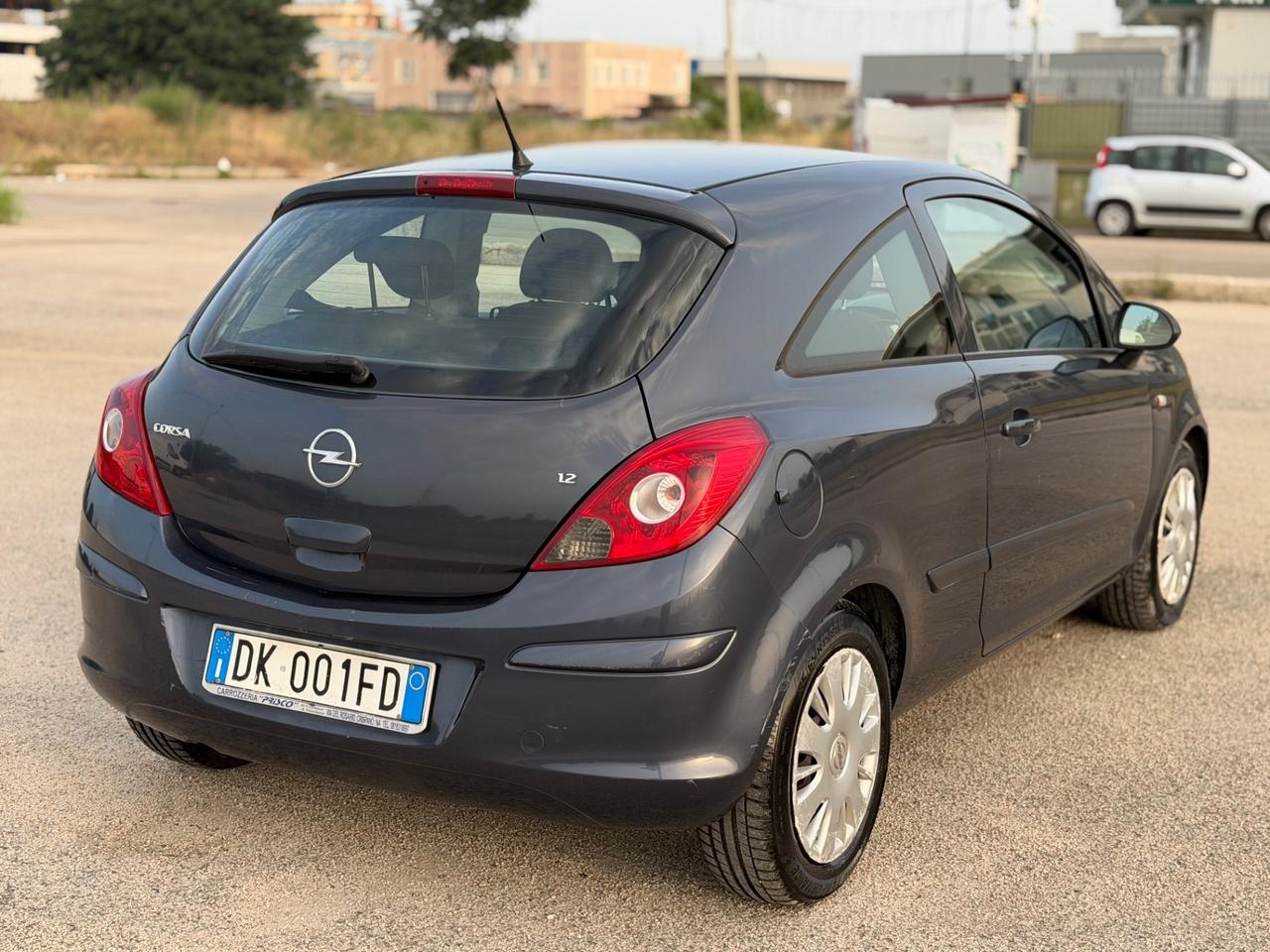 Opel Corsa 1.2 3 porte Club