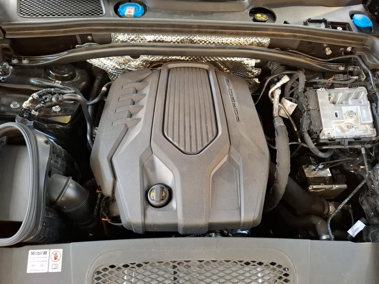 Porsche Macan 2.0 T PDK FULL OPTIONALS NOLEGGIO lungo termine