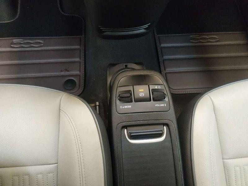 FIAT 500 500e 42 kWh La Prima