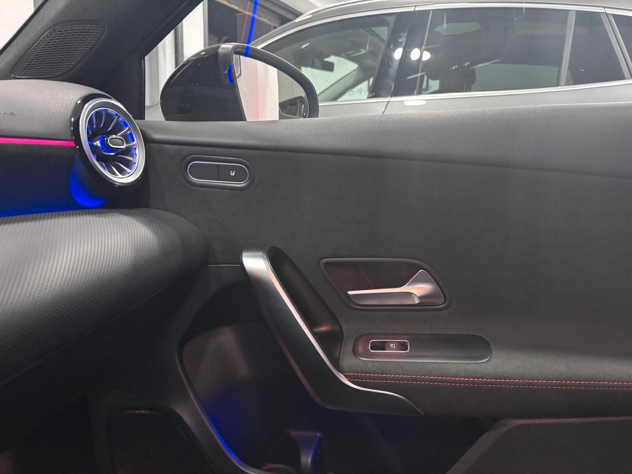 MERCEDES-BENZ A200D PREMIUM AMG NIGHT-NAVI-LED