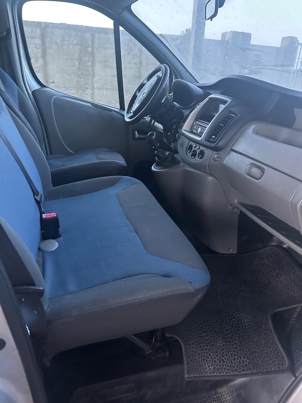 Renault Trafic 9 posti