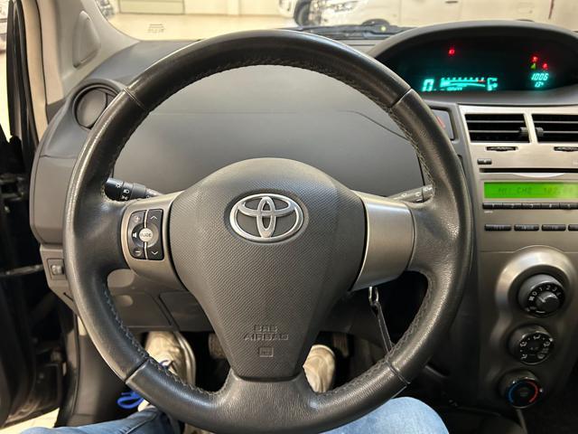 TOYOTA Yaris 1.0 5 porte Now