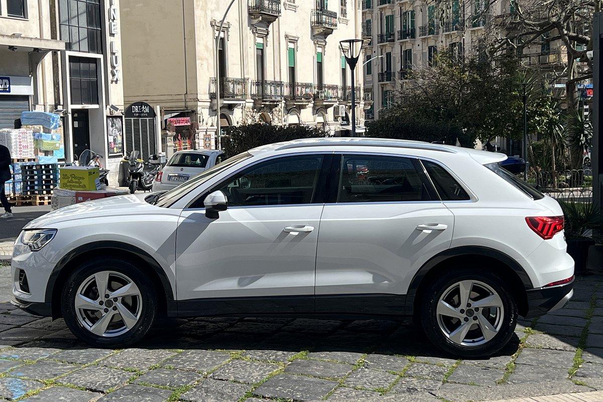 AUDI Q3 35 TDI S tronic Business Advanced