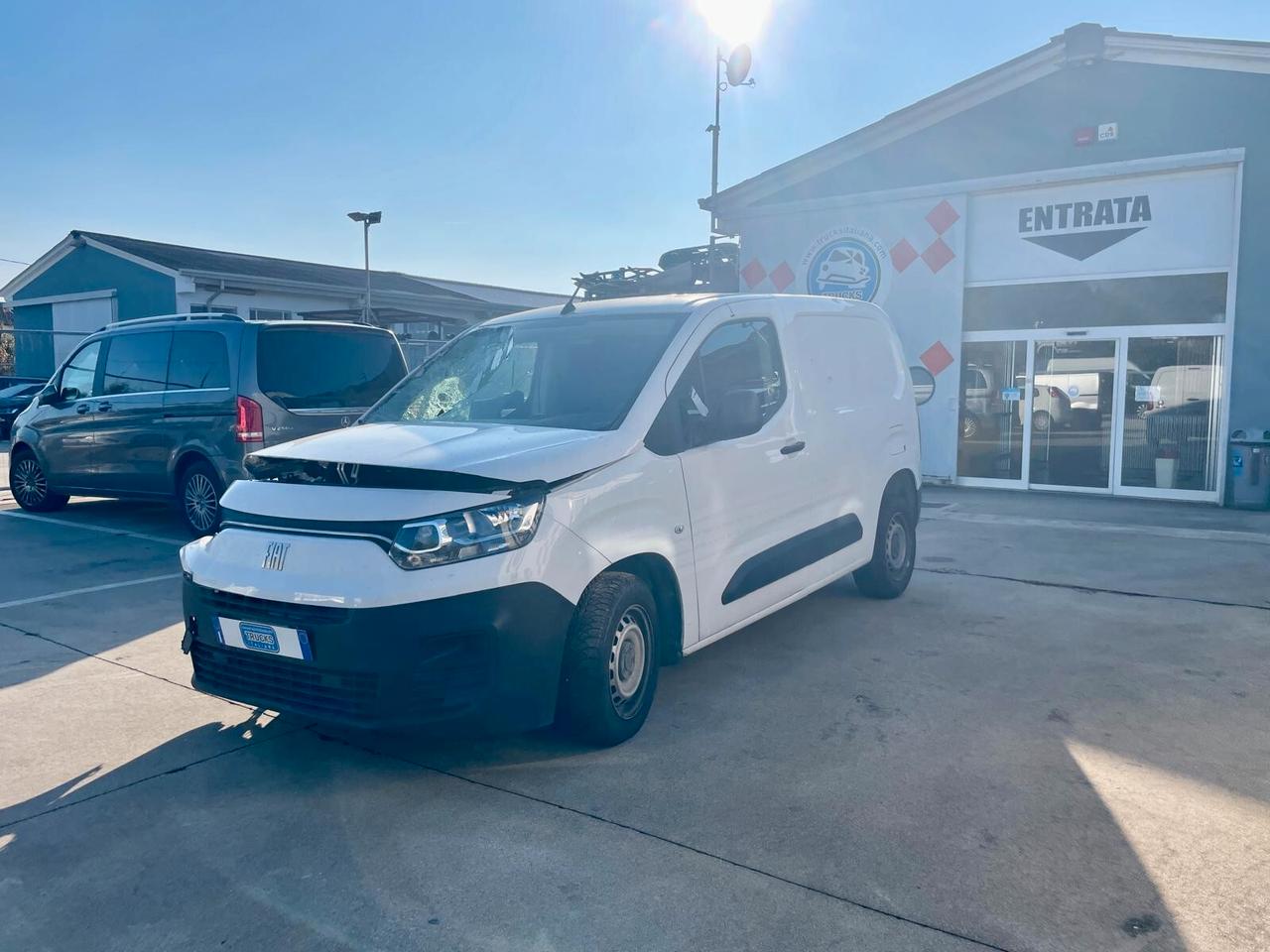 FIAT van DOBLO 1.5 BLUE HDi 100CV ** VEICOLO SINISTRATO MARCIANTE VA IN MOTO***