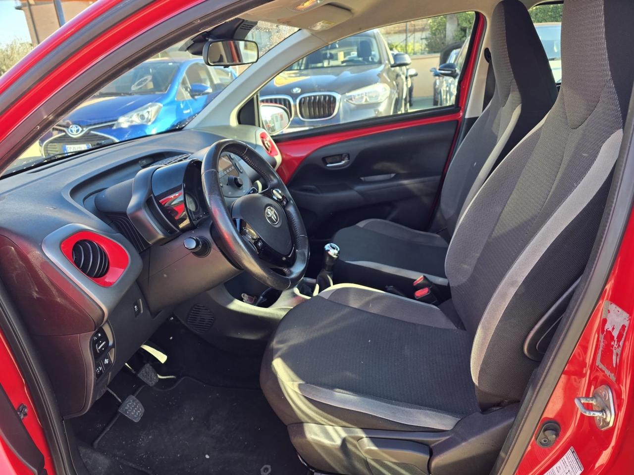 Toyota Aygo Connect 1.0 VVT-i 72 CV 5 porte x-clusiv