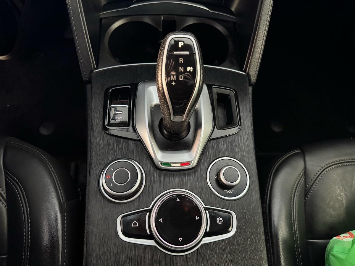 ALFA ROMEO STELVIO 2.2 T.diesel 190 CV AT8 Q4 Exec.