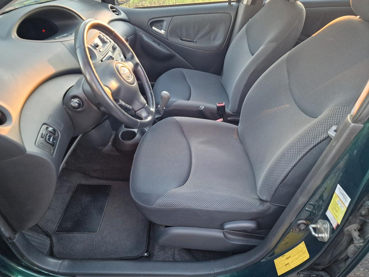 Toyota Yaris 1.0i 16V 5p