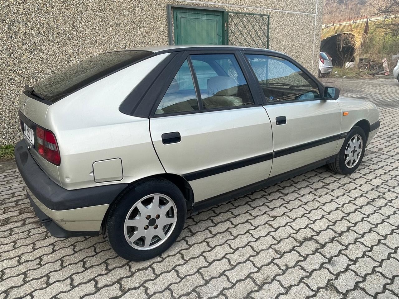 Lancia Delta 1.6 i.e. 5 porte LE