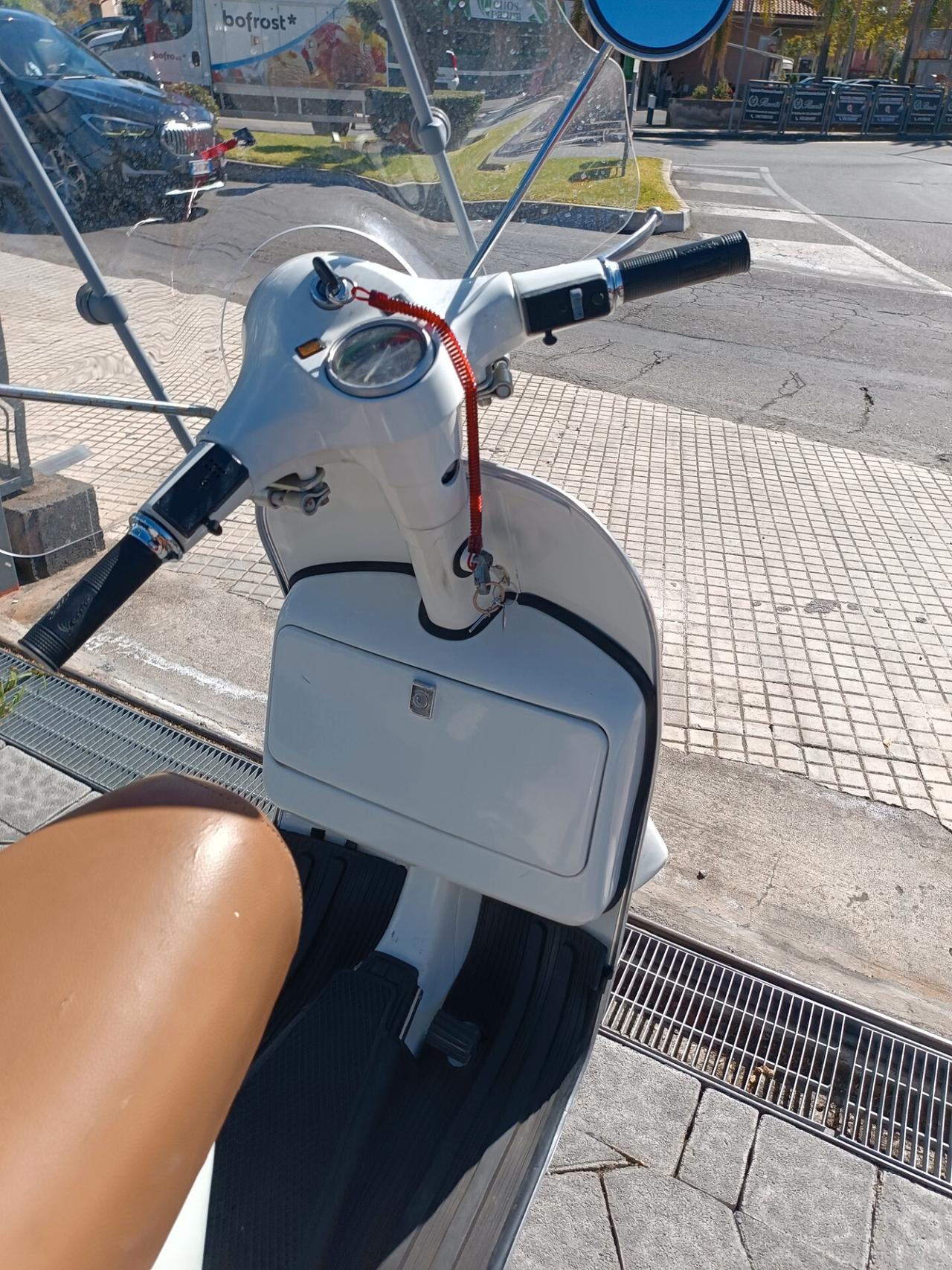 Piaggio Vespa 125 PX PX125 3