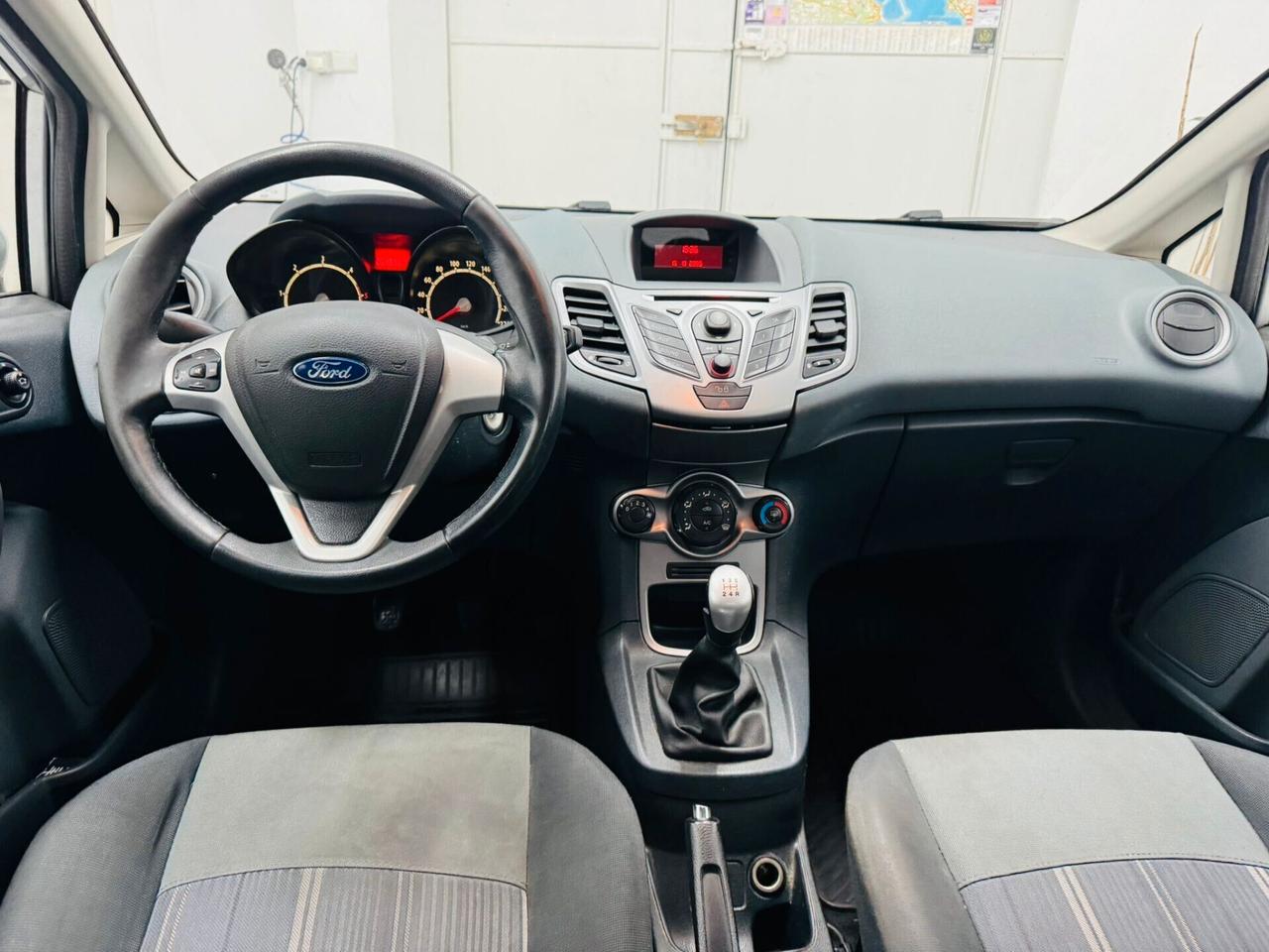 Ford Fiesta 1.4 TDCi 68CV 5 porte Titanium