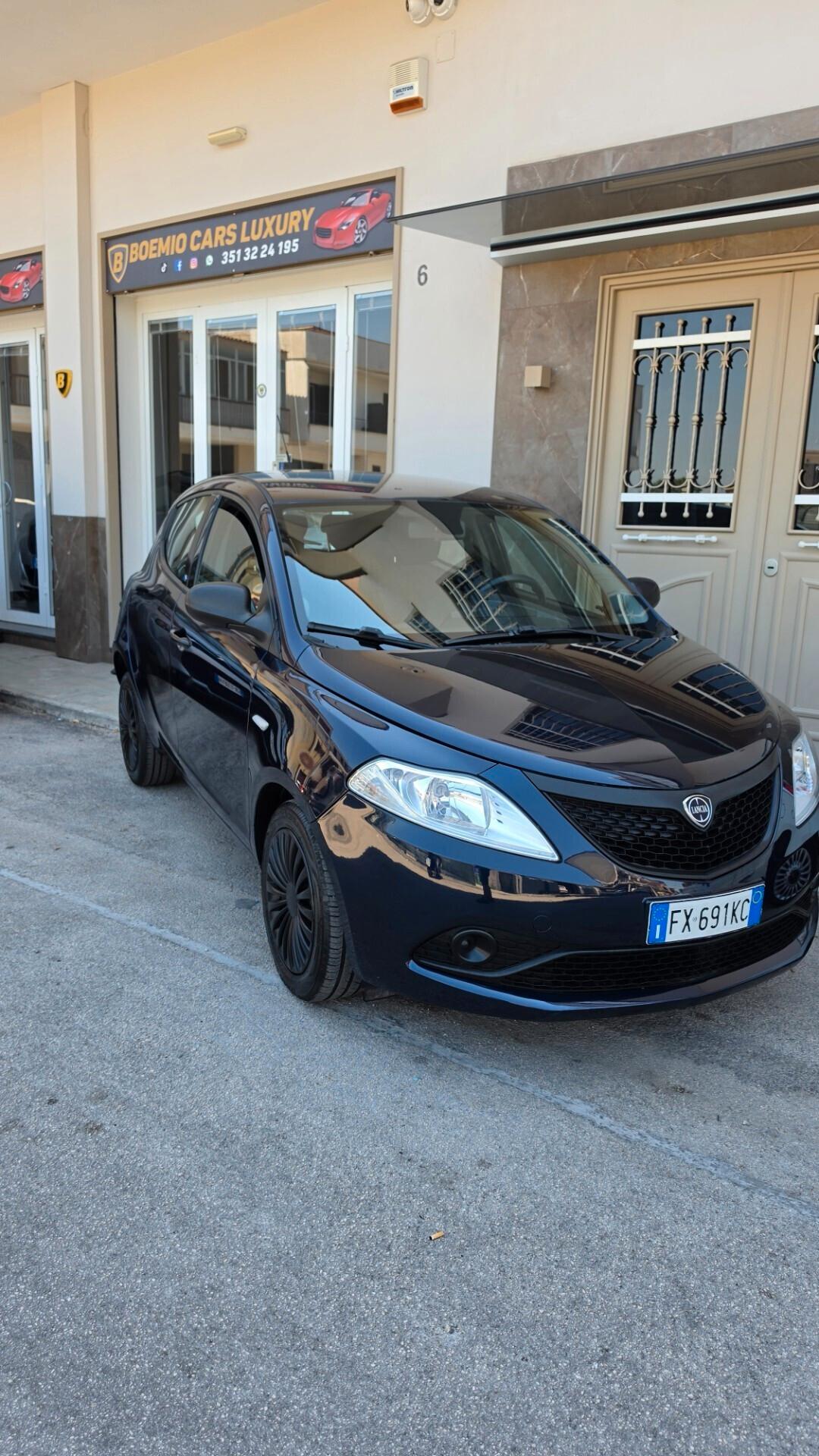 Lancia Ypsilon 1.2 69 CV 5 porte GPL Ecochic Elefantino Blu