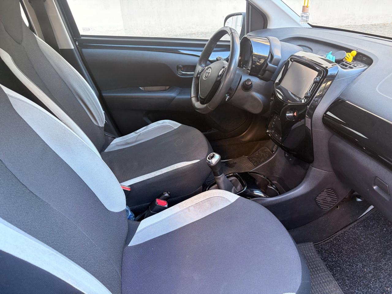 Toyota Aygo 1.0 VVT-i 69 CV 5 porte x-clusiv