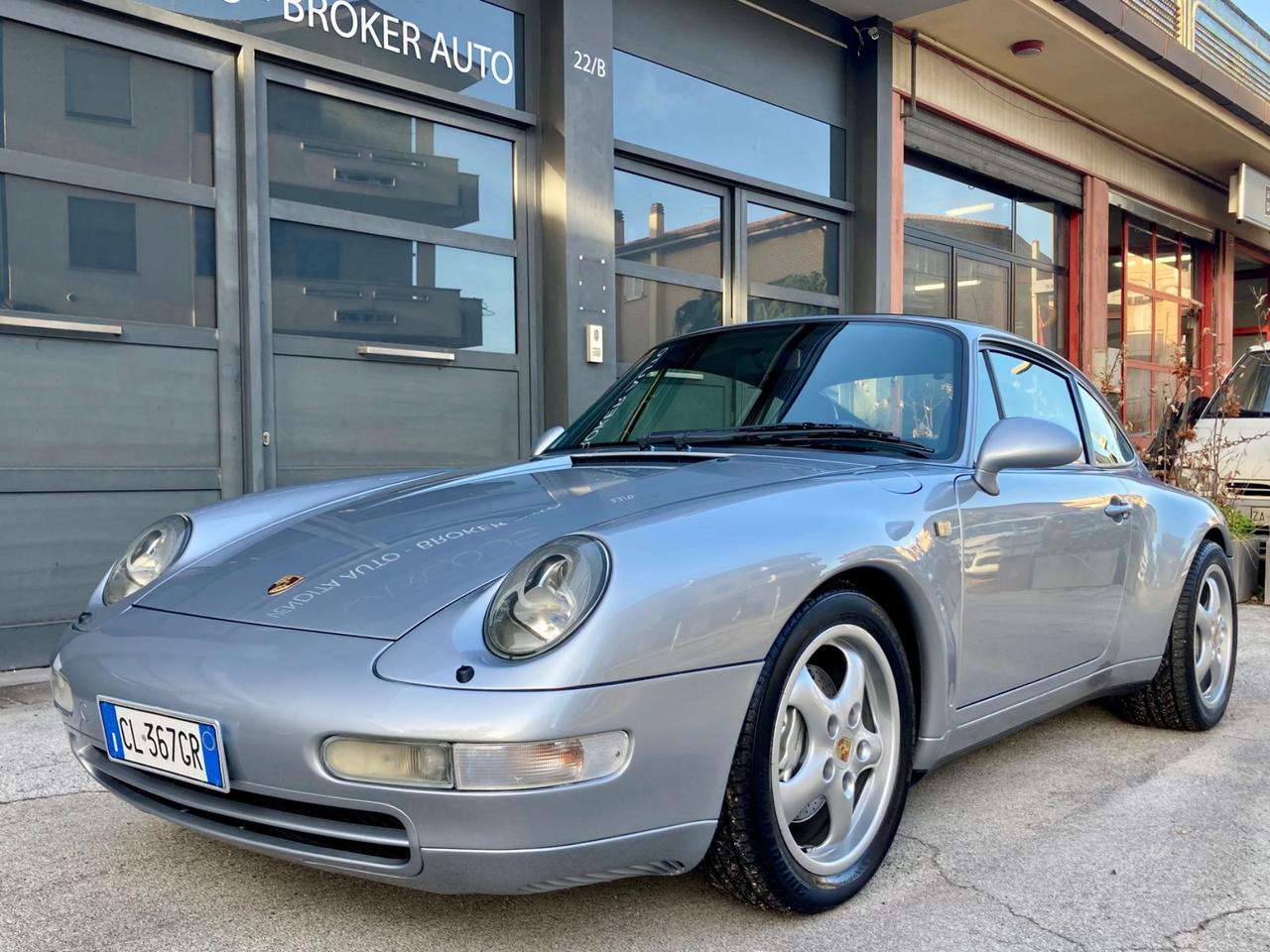 Porsche 911 Carrera 4 - 993