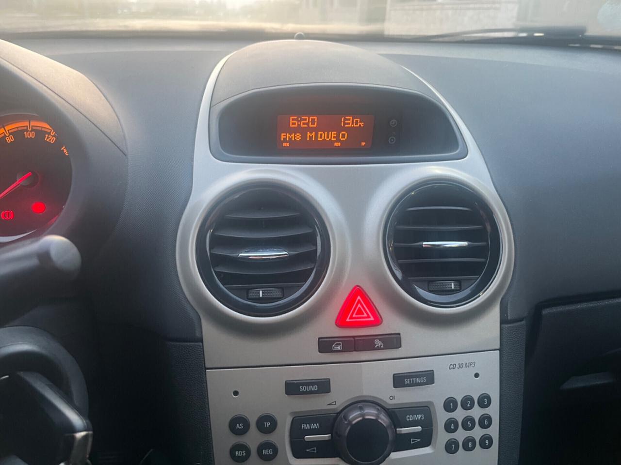 Opel Corsa 1.2 3 porte Club 2007