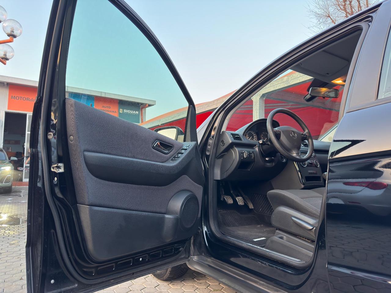 Mercedes-benz A 160 BlueEFFICIENCY ADATTA NEOPATENTATI