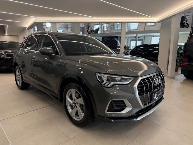 AUDI Q3 35 TFSI Business