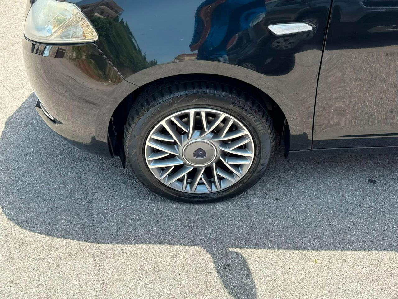 Lancia Ypsilon 1.3 MJT 95cv Silver - 2012