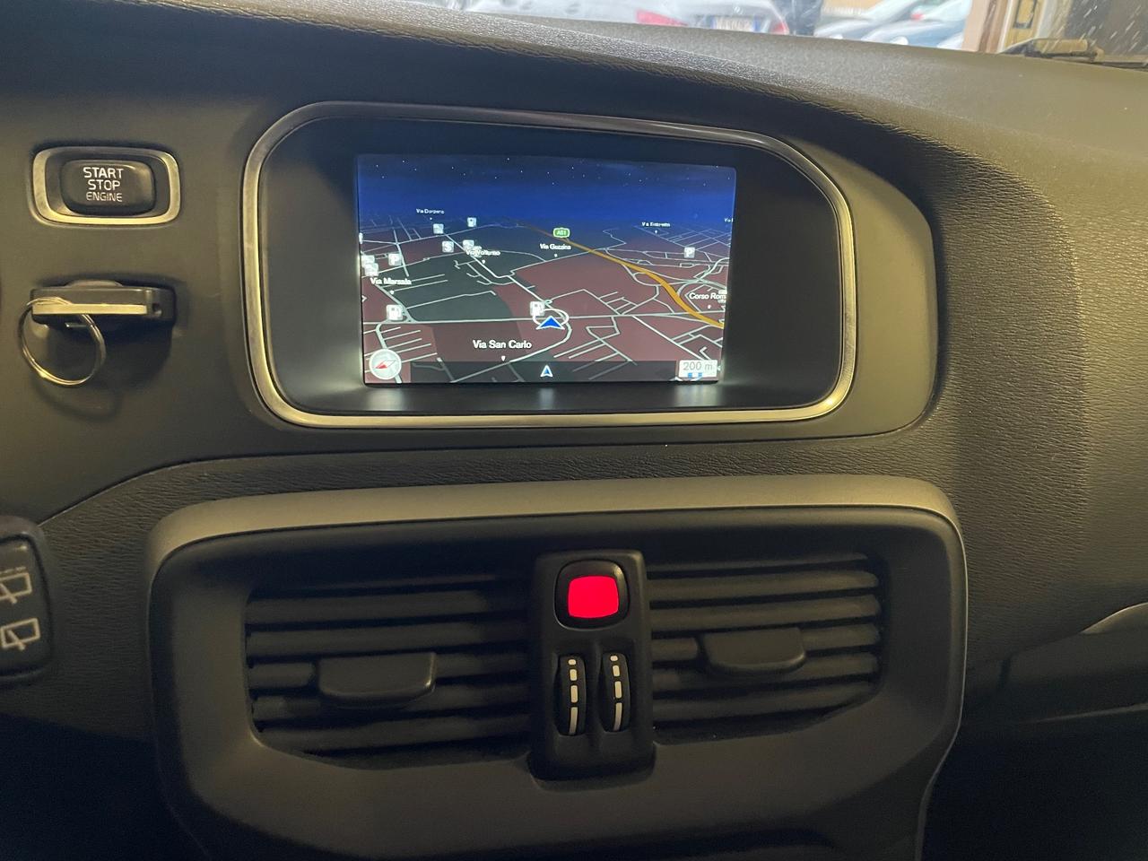 Volvo V40 D2 1.6 Momentum - Nessun vincolo -