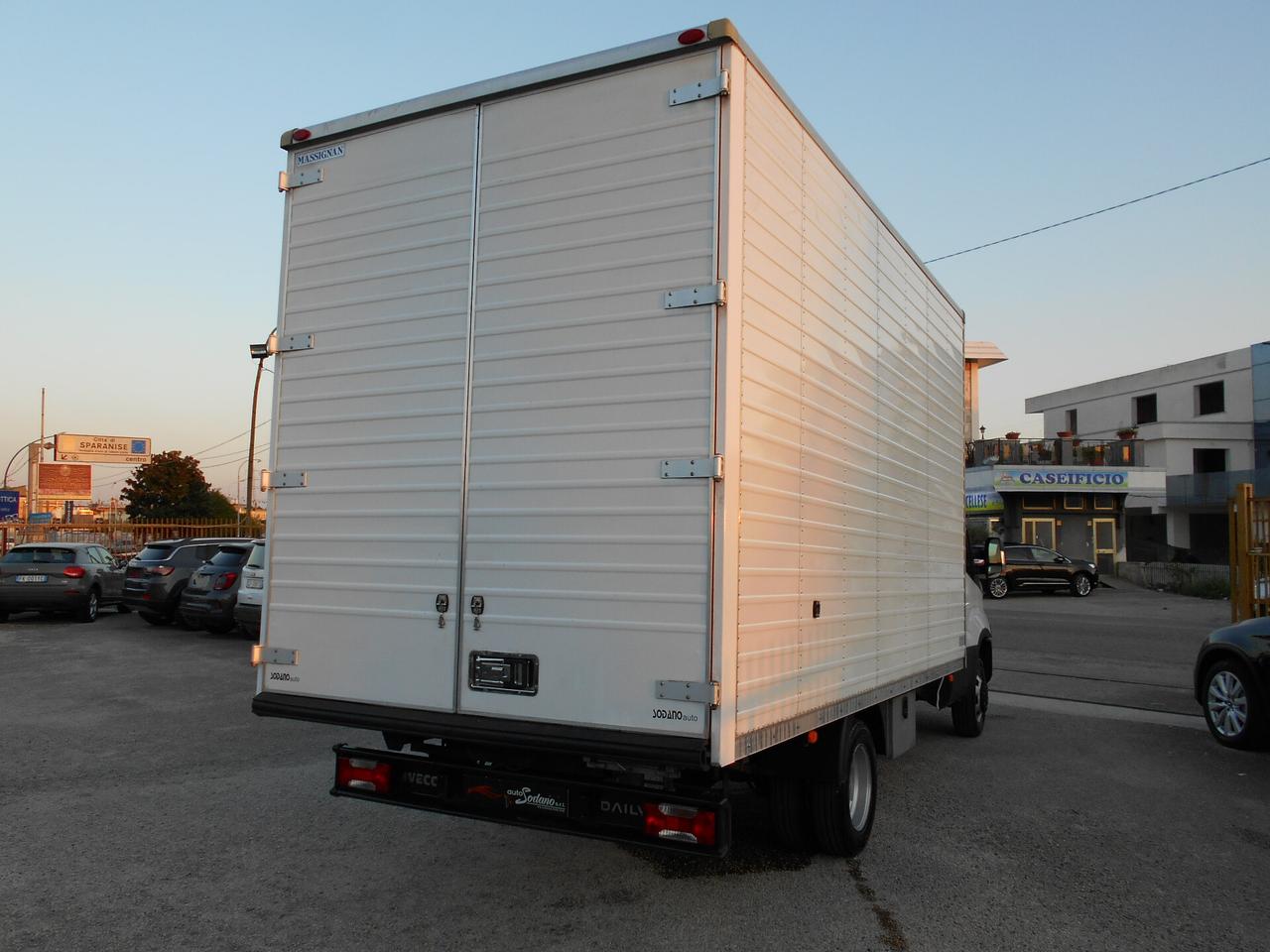 Iveco Daily 35c18 cabinato