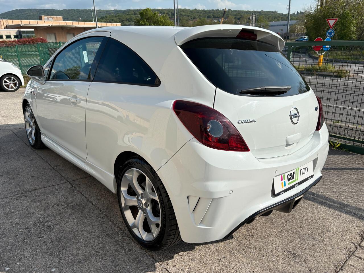 Opel Corsa 1.6 T 192CV 3 porte OPC