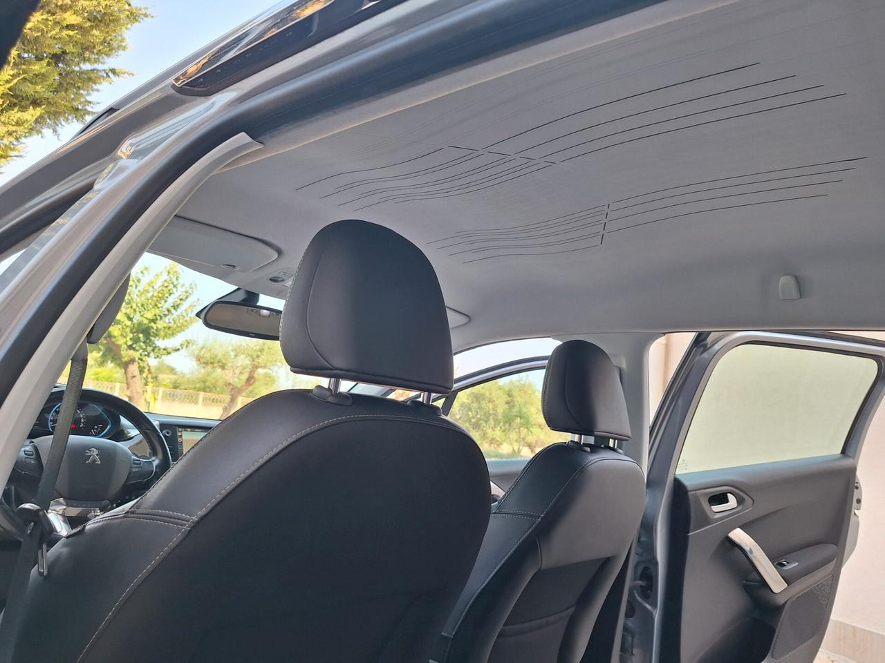 Peugeot 2008 1.6 HDi 120 Allure NAVI FULL
