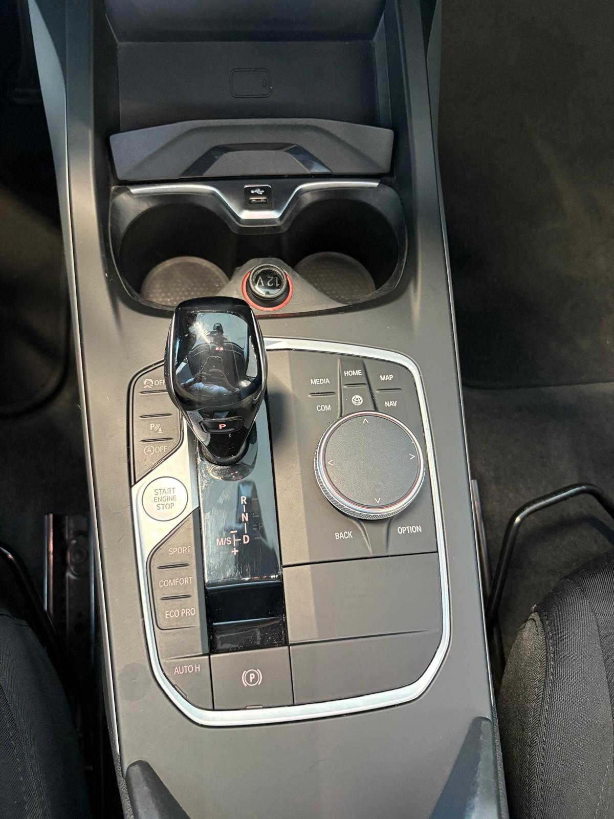 Bmw 118 118d 5p. Business Advantage