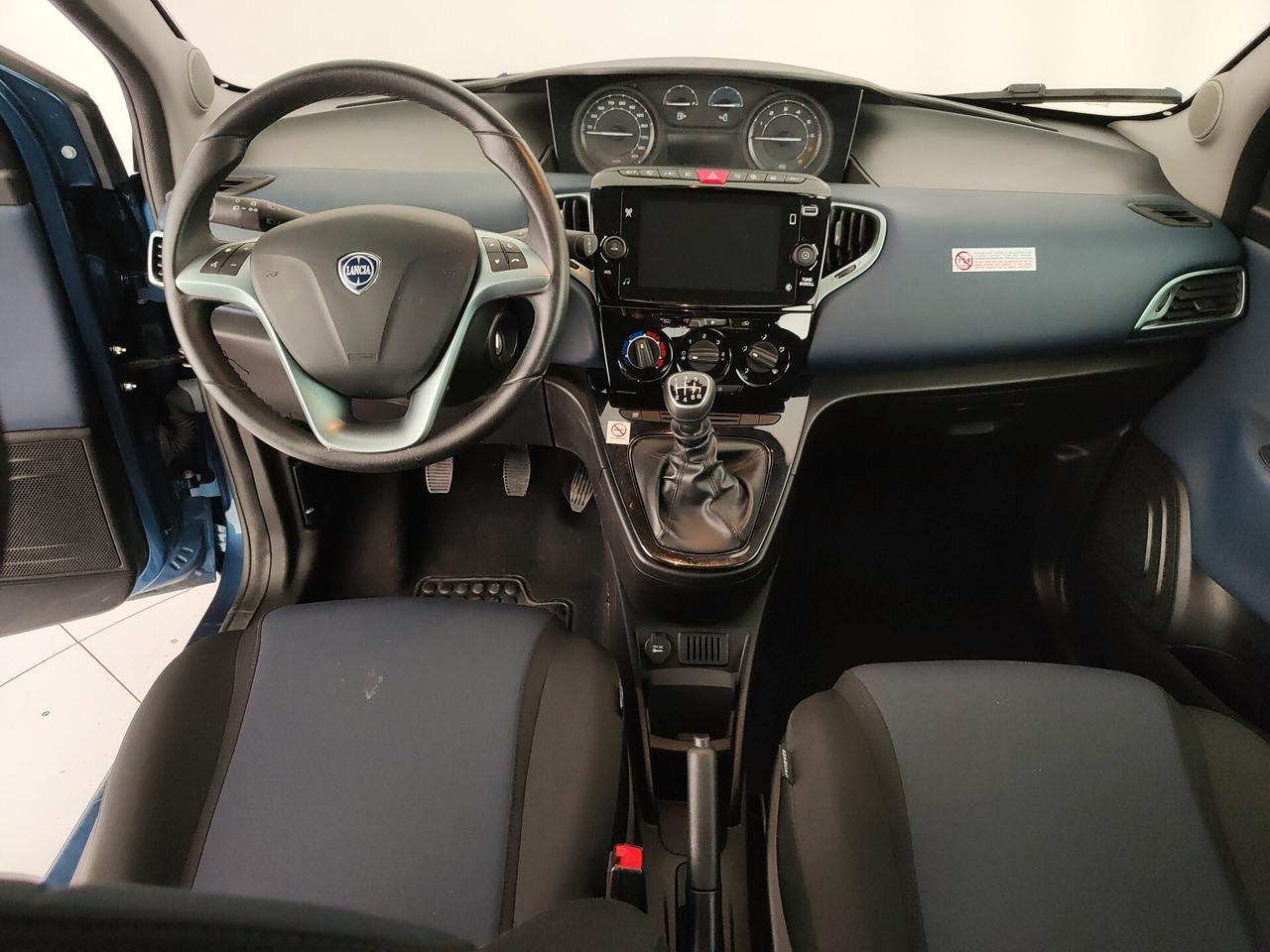 Lancia Ypsilon 1.0 FireFly 5 porte S&S Hybrid Platino