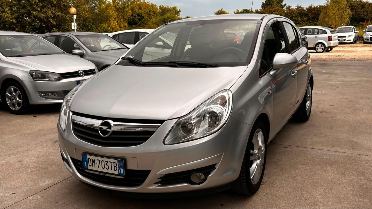 Opel Corsa 1.4 16V 5 porte Enjoy