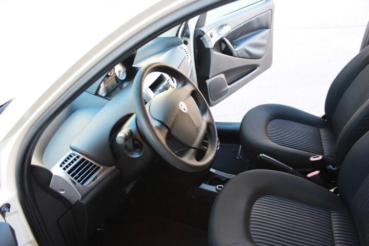 Lancia Ypsilon 1.3 MJT New Oro ESTETICA DA ESPOSIZIONE 5POSTI CLIMA CD USB AUX IN PNEUMATICI ALL SEASON