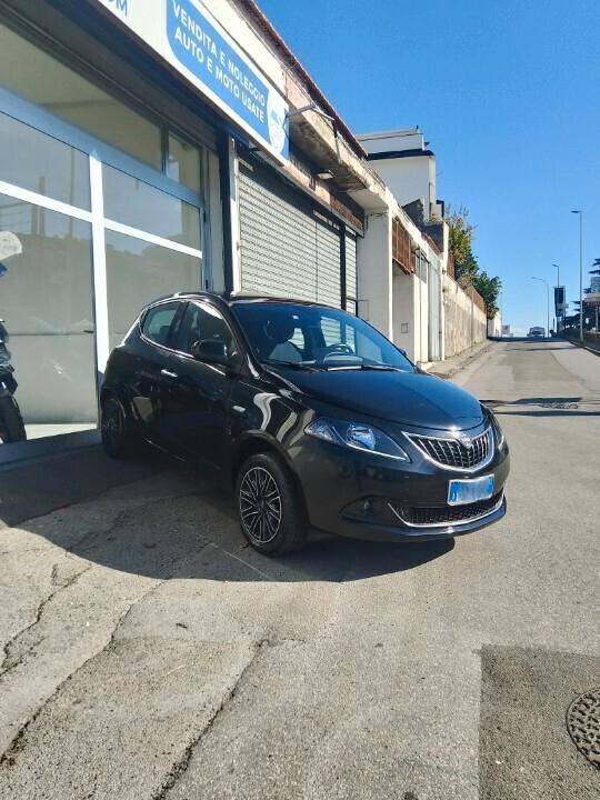 Lancia Ypsilon 1.0 FireFly 5 porte S&S Hybrid Gold