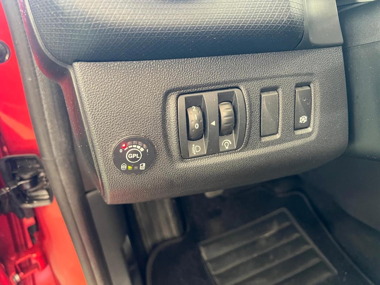 RENAULT CLIO DUEL 900 BENZINA/GPL DI SERIE 90CV