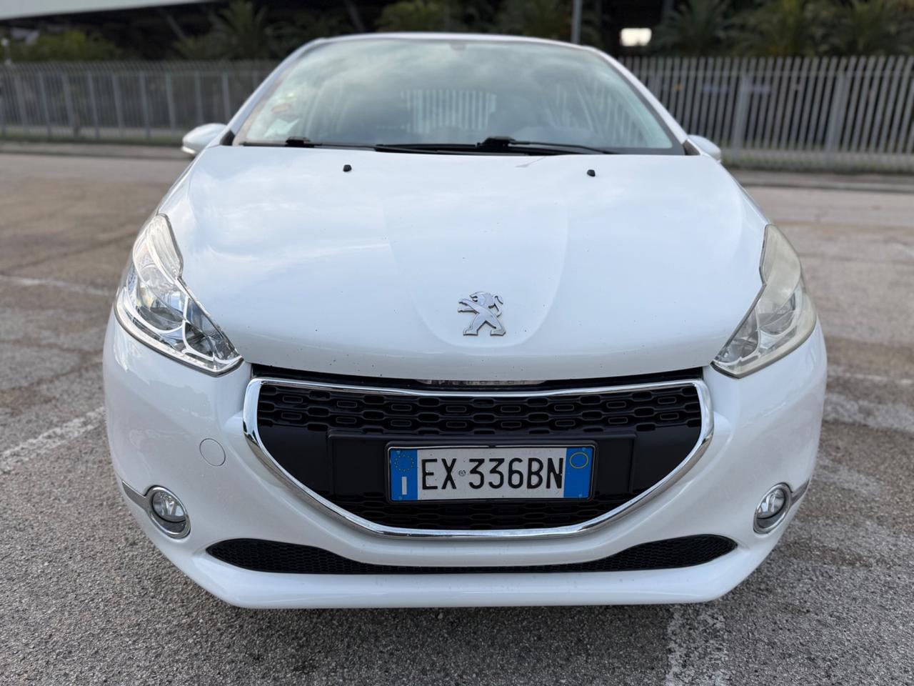 Peugeot 208 1.4 HDi 68 CV 5 porte Allure