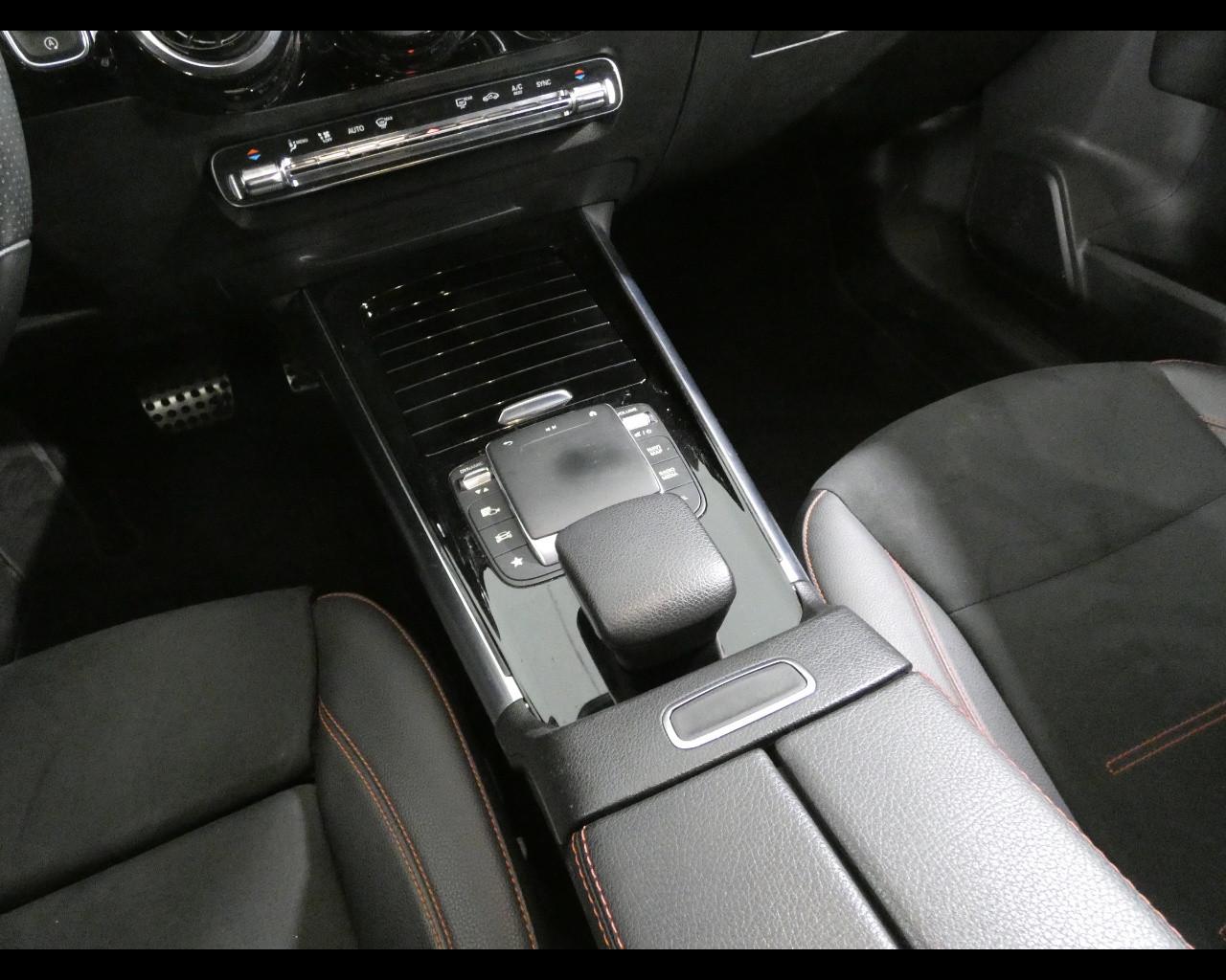 Mercedes-Benz GLA (H247) - GLA 180 d Automatic Premium