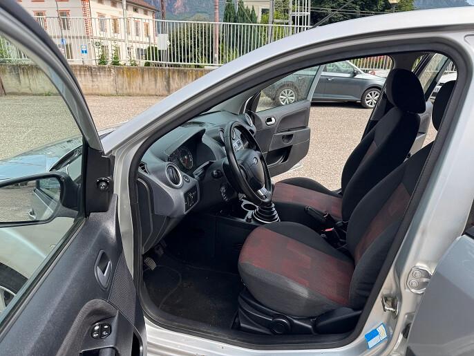 Ford Fiesta 1.2 16V 5p. Titanium