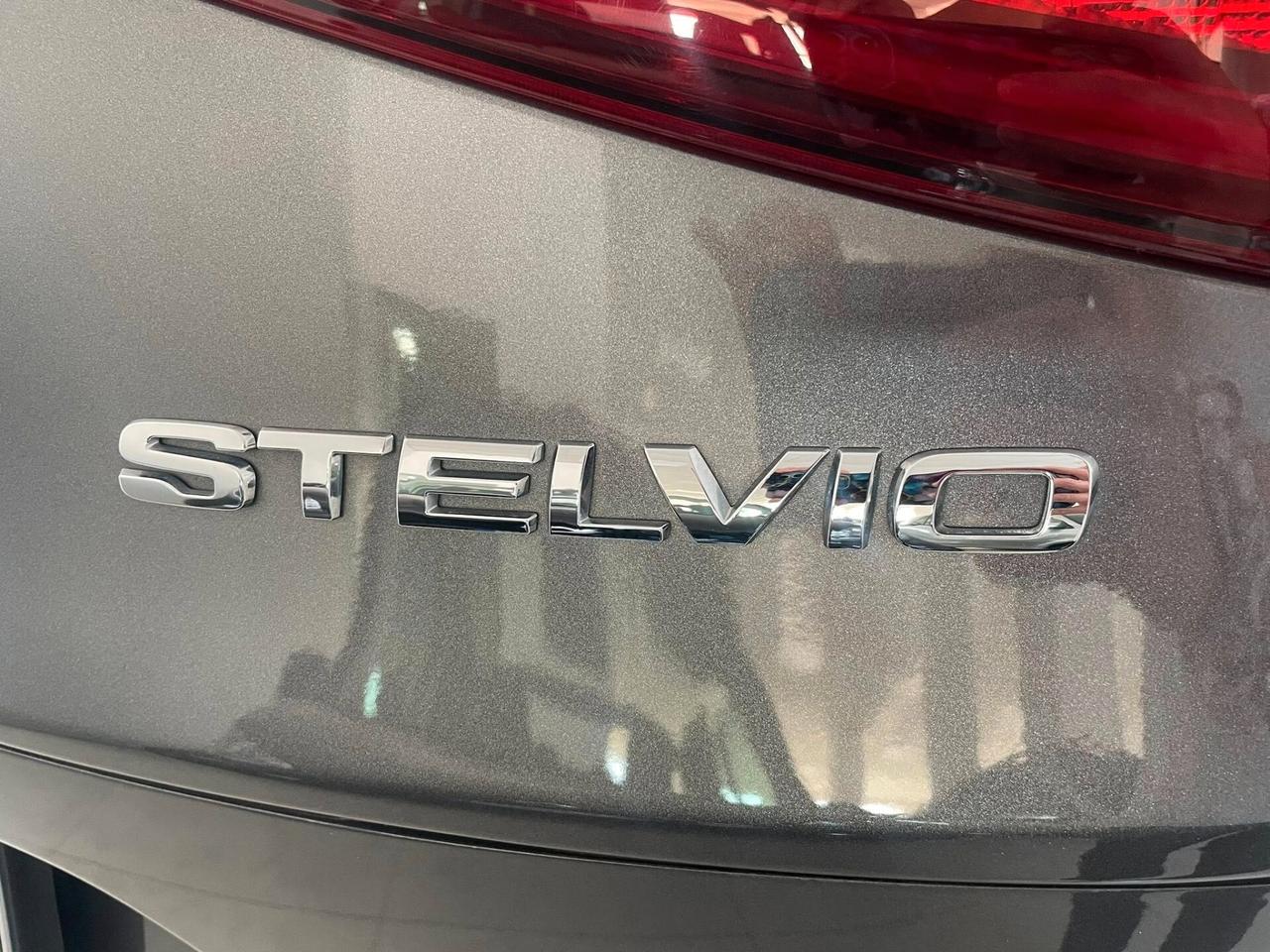 Alfa Romeo Stelvio 2.2 Turbodiesel 160 CV AT8 RWD Super Business