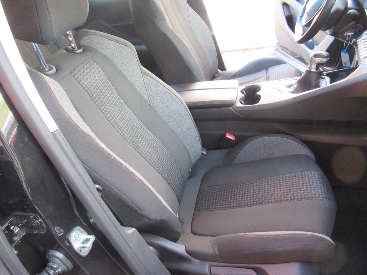 Peugeot 3008 BlueHDi 130 S&S Business