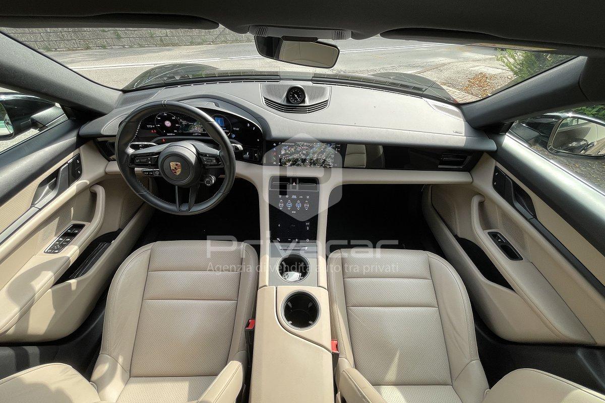 PORSCHE Taycan