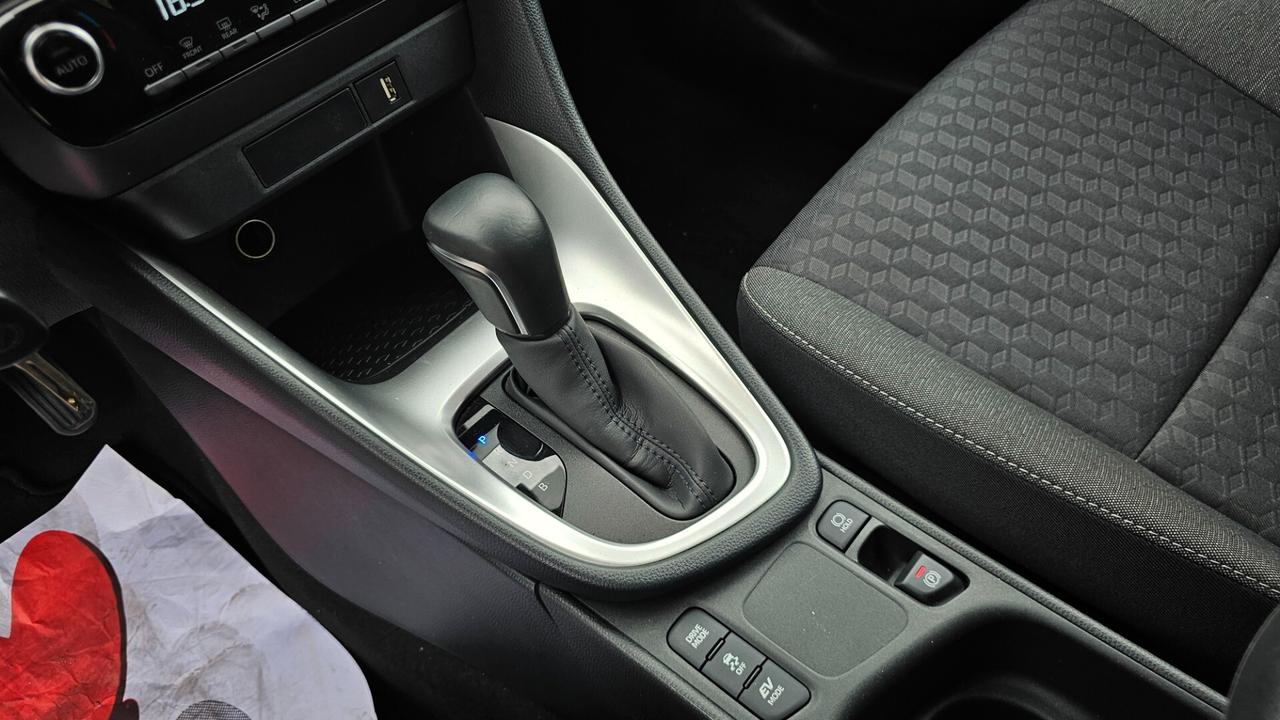 Toyota Yaris 1.5 Hybrid 5 porte Sport