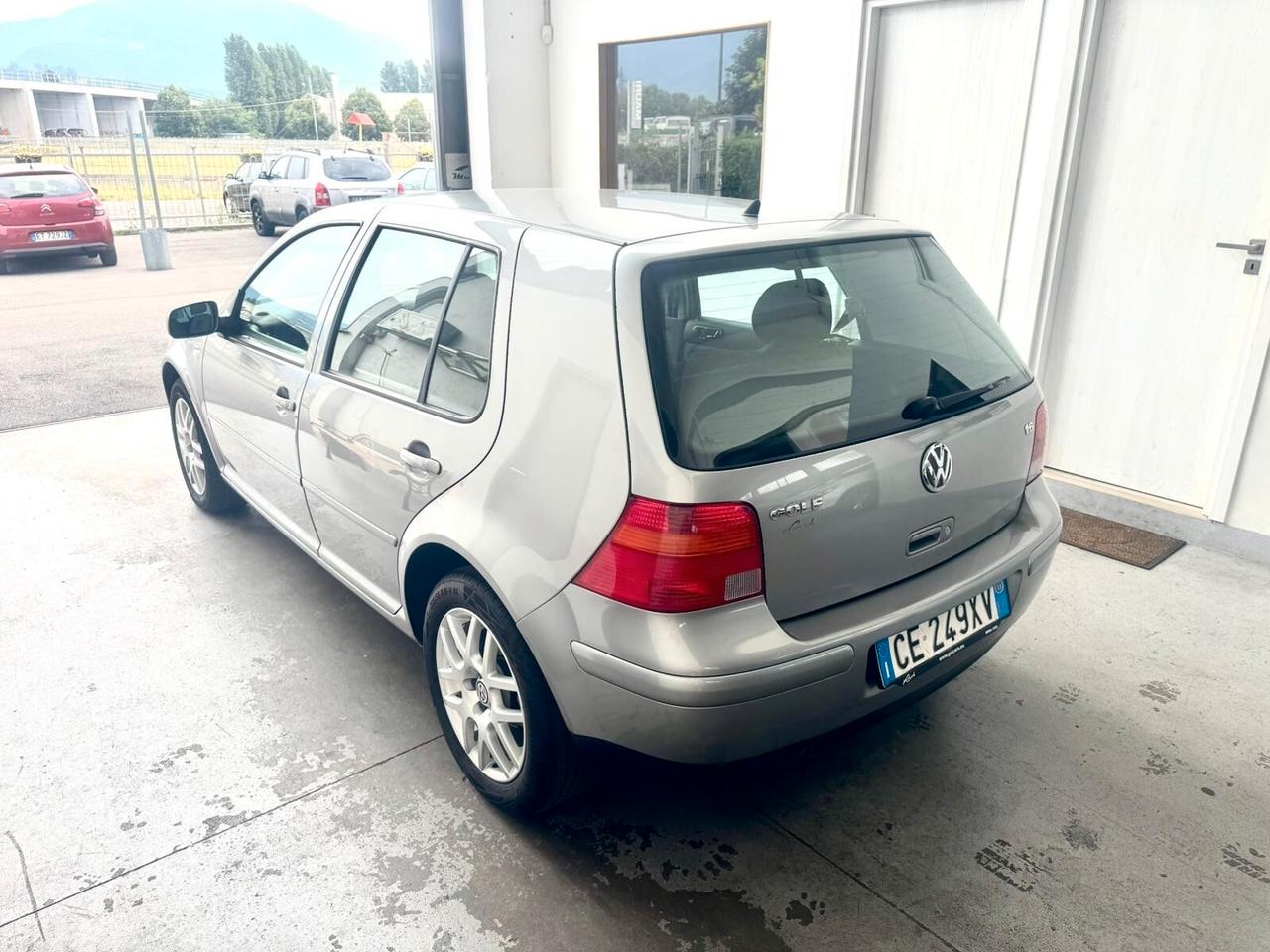 Volkswagen Golf 1.6 16V cat 5p. Highline