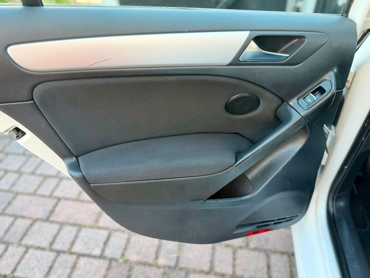 Volkswagen Golf 1.6 TDI DPF 5p. Highline
