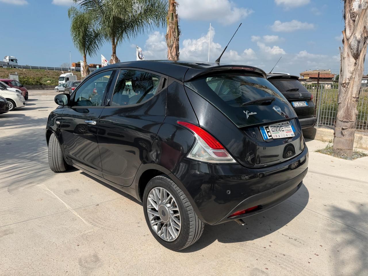 LANCIA YPSILON 2011 900 BENZINA 85 CV
