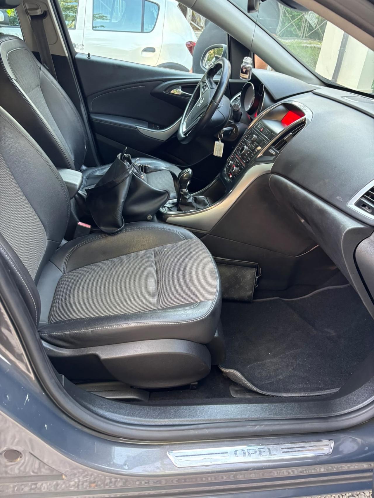 Opel Astra 1.4 benzina GPL Sports anno 2015
