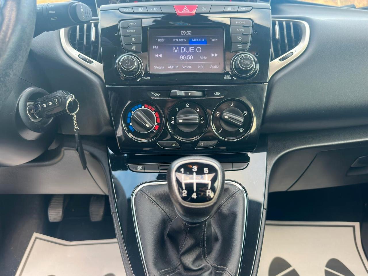 Lancia Ypsilon 1.2 69 CV 5 porte Platinum