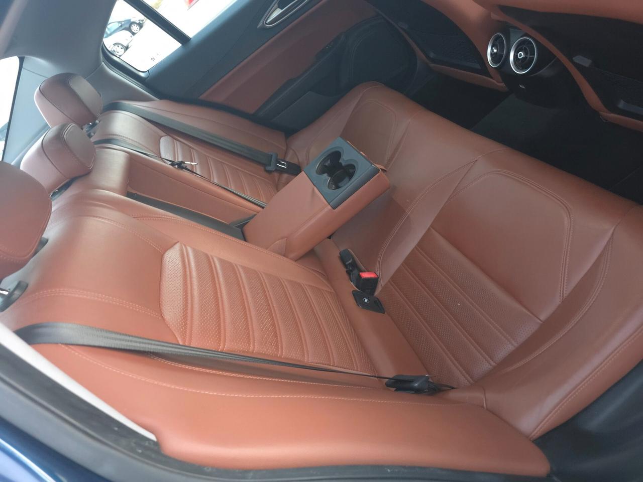 Alfa Romeo Giulia 2.2 Turbodiesel 210 CV AT8 AWD Q4 Veloce
