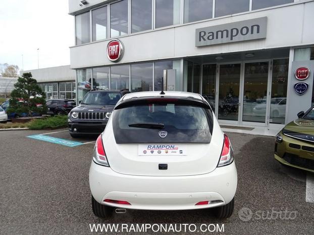 Lancia Ypsilon 1.0 FireFly 5 porte S&S Hybrid...