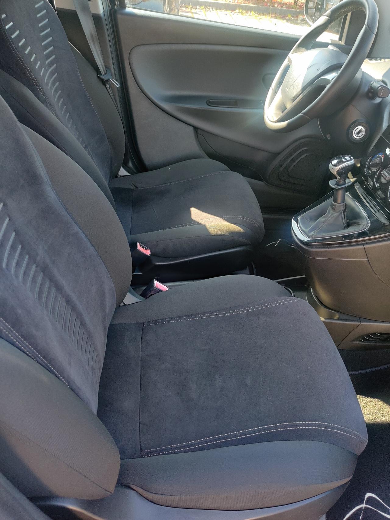 Lancia Ypsilon 1.2 69 CV 5 porte