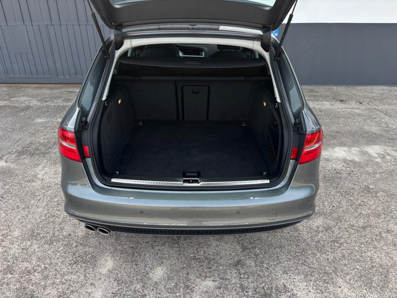 Audi A4 Avant 2.0 TDI 150cv S line. Garanzia 12mesi
